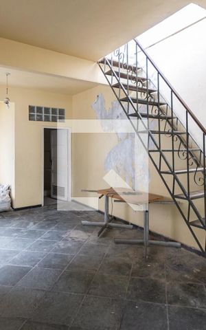 Casa à venda com 250m², 5 quartos e 1 vagaSala 3 (terceiro andar)