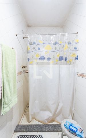 Casa à venda com 250m², 5 quartos e 1 vagaBanheiro Suíte 1 (primeiro andar)