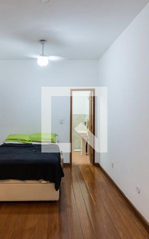 Casa à venda com 250m², 5 quartos e 1 vagaSuíte 2 (segunda andar)