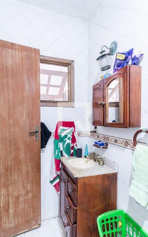 Casa à venda com 250m², 5 quartos e 1 vagaBanheiro Suíte 1 (primeiro andar)