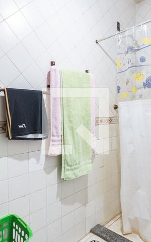 Casa à venda com 250m², 5 quartos e 1 vagaBanheiro Suíte 1 (primeiro andar)