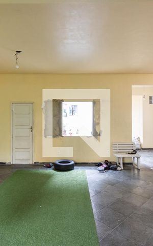 Casa à venda com 250m², 5 quartos e 1 vagaSala 3 (terceiro andar)