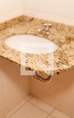Apartamento à venda com 58m², 2 quartos e 1 vaga Apartamento à venda com 58m², 2 quartos e 1 vagaBanheiro