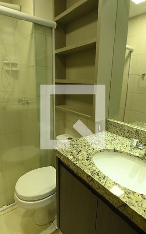 Studio para alugar com 50m², 1 quarto e 1 vaga Studio para alugar com 50m², 1 quarto e 1 vagaBanheiro