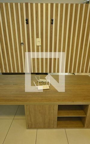 Studio para alugar com 50m², 1 quarto e 1 vaga Studio para alugar com 50m², 1 quarto e 1 vagaEstante tv