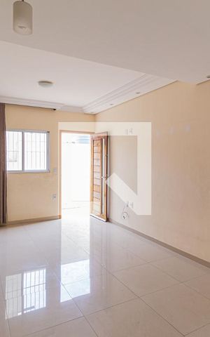 Casa de condomínio à venda com 58m², 2 quartos e 1 vaga Casa de condomínio à venda com 58m², 2 quartos e 1 vagaSala