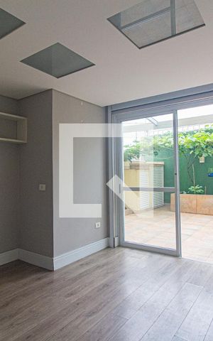 Casa de condomínio para alugar com 200m², 3 quartos e 3 vagas Casa de condomínio para alugar com 200m², 3 quartos e 3 vagasEscritório