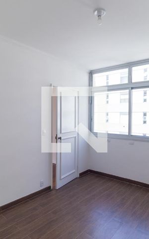 Apartamento à venda com 300m², 3 quartos e 2 vagas Apartamento à venda com 300m², 3 quartos e 2 vagasCopa