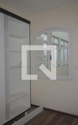 Casa à venda com 260m², 5 quartos e 4 vagasCloset