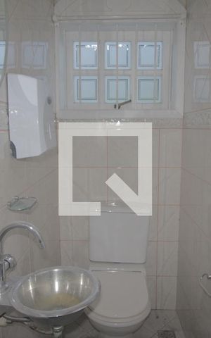 Casa à venda com 260m², 5 quartos e 4 vagasLavabo casa 2