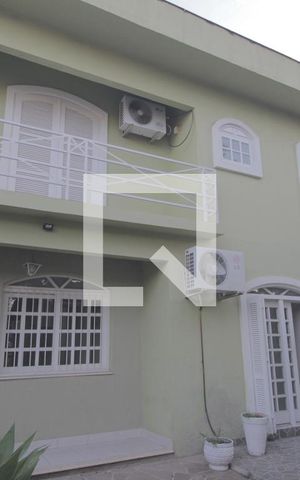 Casa à venda com 260m², 5 quartos e 4 vagasÁrea externa