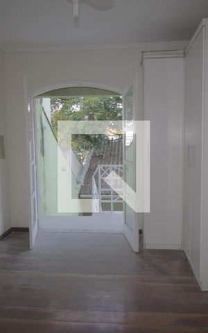 Casa à venda com 260m², 5 quartos e 4 vagasQuarto 1 casa 2