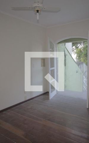Casa à venda com 260m², 5 quartos e 4 vagasQuarto 1 casa 2