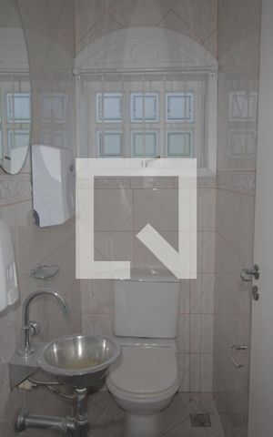 Casa à venda com 260m², 5 quartos e 4 vagasLavabo casa 2