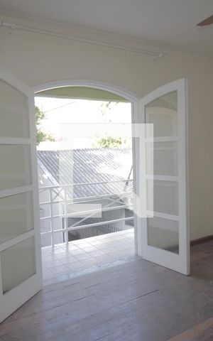 Casa à venda com 260m², 5 quartos e 4 vagasSuíte casa 2