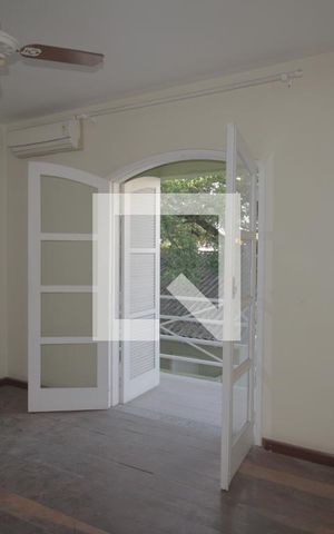 Casa à venda com 260m², 5 quartos e 4 vagasSuíte casa 2