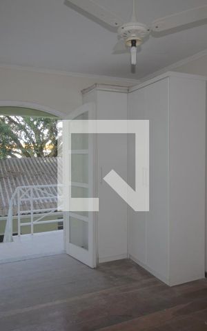 Casa à venda com 260m², 5 quartos e 4 vagasQuarto 1 casa 2