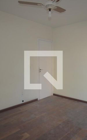 Casa à venda com 260m², 5 quartos e 4 vagasSuíte casa 2