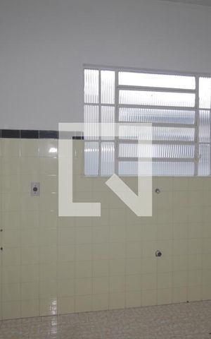 Casa à venda com 260m², 5 quartos e 4 vagasCozinha e Área de Serviço