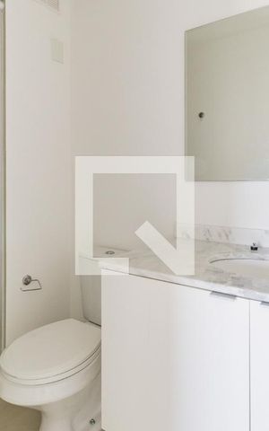 Apartamento para alugar com 66m², 2 quartos e 2 vagas Apartamento para alugar com 66m², 2 quartos e 2 vagasBanheiro da Suite