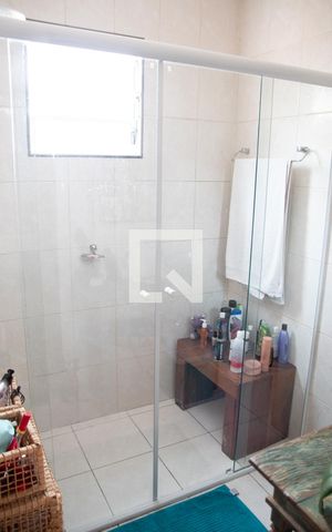 Casa de condomínio à venda com 74m², 2 quartos e 1 vagaBanheiro do Quarto 1