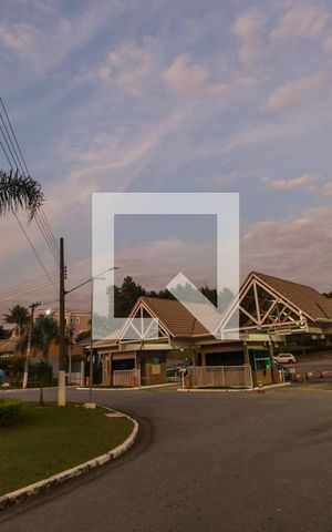Casa de condomínio à venda com 530m², 4 quartos e 6 vagasVista da Rua