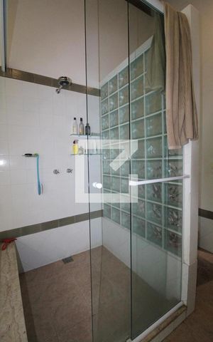 Casa de condomínio à venda com 500m², 4 quartos e 5 vagasBanheiro da Suíte 3