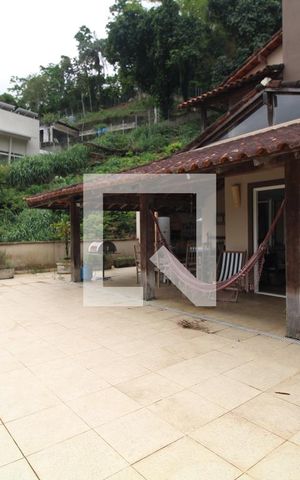 Casa de condomínio à venda com 500m², 4 quartos e 5 vagasÁrea externa - Piscina