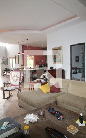 Casa de condomínio à venda com 500m², 4 quartos e 5 vagasSala