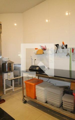 Casa de condomínio à venda com 500m², 4 quartos e 5 vagasÁrea gourmet