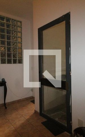 Casa de condomínio à venda com 500m², 4 quartos e 5 vagasEspaço de Hóspedes - Sala