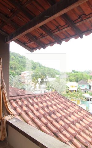Casa de condomínio à venda com 500m², 4 quartos e 5 vagasVaranda da Suíte 1