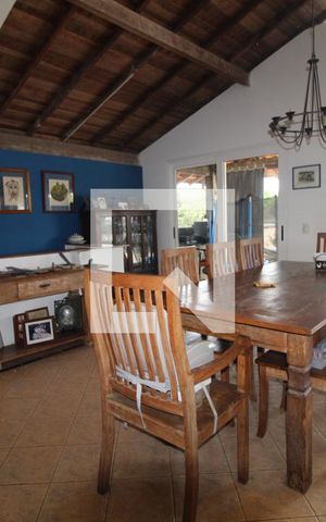 Casa de condomínio à venda com 500m², 4 quartos e 5 vagasSala