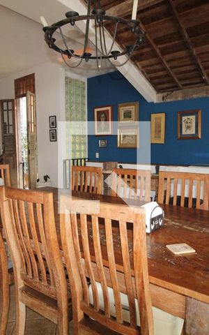 Casa de condomínio à venda com 500m², 4 quartos e 5 vagasSala