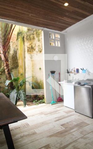 Casa de condomínio à venda com 500m², 4 quartos e 5 vagasÁrea de Serviço