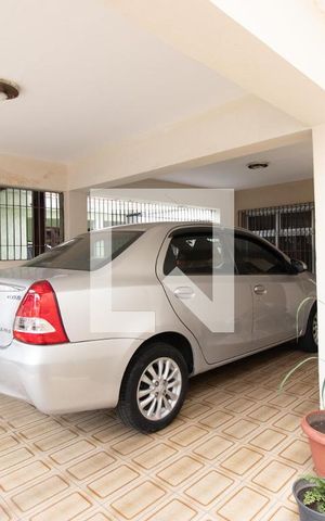 Casa à venda com 150m², 3 quartos e 1 vaga Casa à venda com 150m², 3 quartos e 1 vagaGaragem