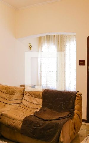Casa à venda com 200m², 2 quartos e 3 vagas Casa à venda com 200m², 2 quartos e 3 vagasSala