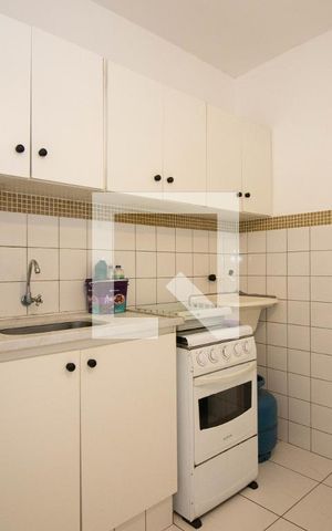 Studio para alugar com 28m², 1 quarto e sem vaga Studio para alugar com 28m², 1 quarto e sem vagaCozinha e Área de Serviço