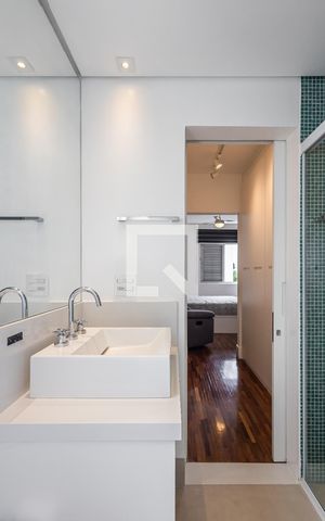 Apartamento para alugar com 126m², 2 quartos e 1 vaga Apartamento para alugar com 126m², 2 quartos e 1 vagaBanheiro da Suíte 1