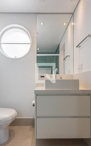 Apartamento para alugar com 126m², 2 quartos e 1 vaga Apartamento para alugar com 126m², 2 quartos e 1 vagaBanheiro da Suíte 1