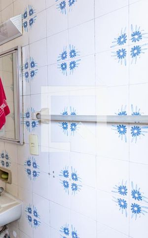 Apartamento à venda com 68m², 2 quartos e 1 vaga Apartamento à venda com 68m², 2 quartos e 1 vagaBanheiro
