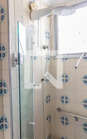 Apartamento à venda com 68m², 2 quartos e 1 vaga Apartamento à venda com 68m², 2 quartos e 1 vagaBanheiro