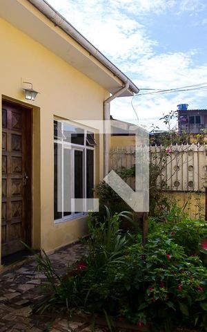 Casa à venda com 100m², 2 quartos e 4 vagas Casa à venda com 100m², 2 quartos e 4 vagasJardim