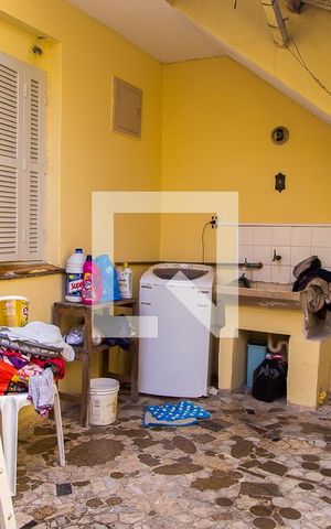 Casa à venda com 100m², 2 quartos e 4 vagas Casa à venda com 100m², 2 quartos e 4 vagasÁrea de Serviço