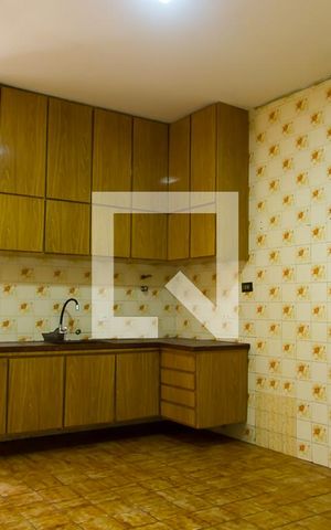 Casa à venda com 100m², 2 quartos e 4 vagas Casa à venda com 100m², 2 quartos e 4 vagasCozinha