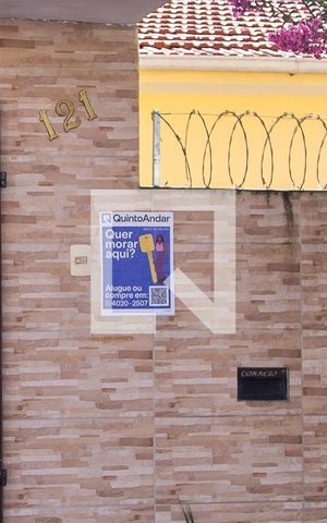 Casa à venda com 100m², 2 quartos e 4 vagas Casa à venda com 100m², 2 quartos e 4 vagasPlaquinha