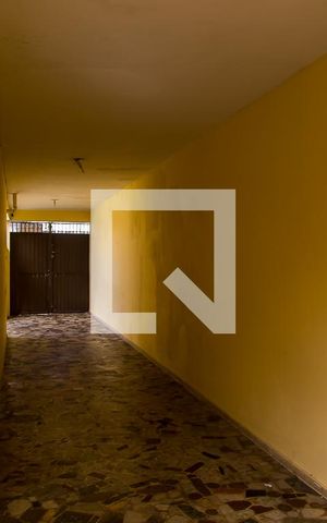 Casa à venda com 100m², 2 quartos e 4 vagas Casa à venda com 100m², 2 quartos e 4 vagasGaragem
