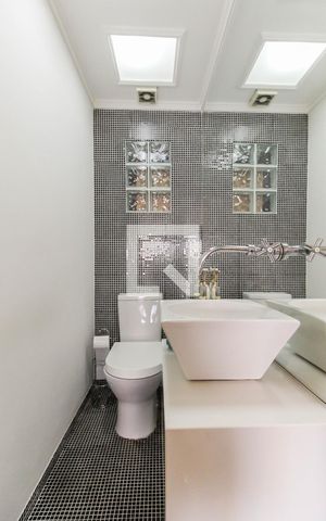 Apartamento à venda com 98m², 3 quartos e 2 vagas Apartamento à venda com 98m², 3 quartos e 2 vagasLavabo