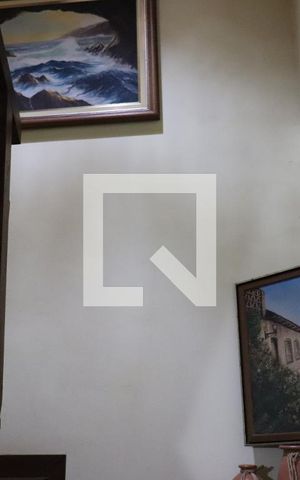 Casa à venda com 113m², 2 quartos e 1 vagaEscada