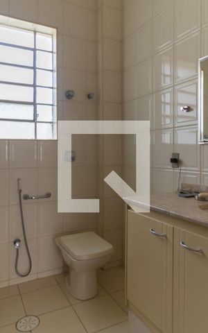 Casa para alugar com 308m², 5 quartos e 10 vagas Casa para alugar com 308m², 5 quartos e 10 vagasBanheiro1